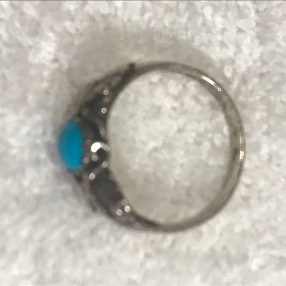 Turquoise Silver Ring - Picture 3 of 4